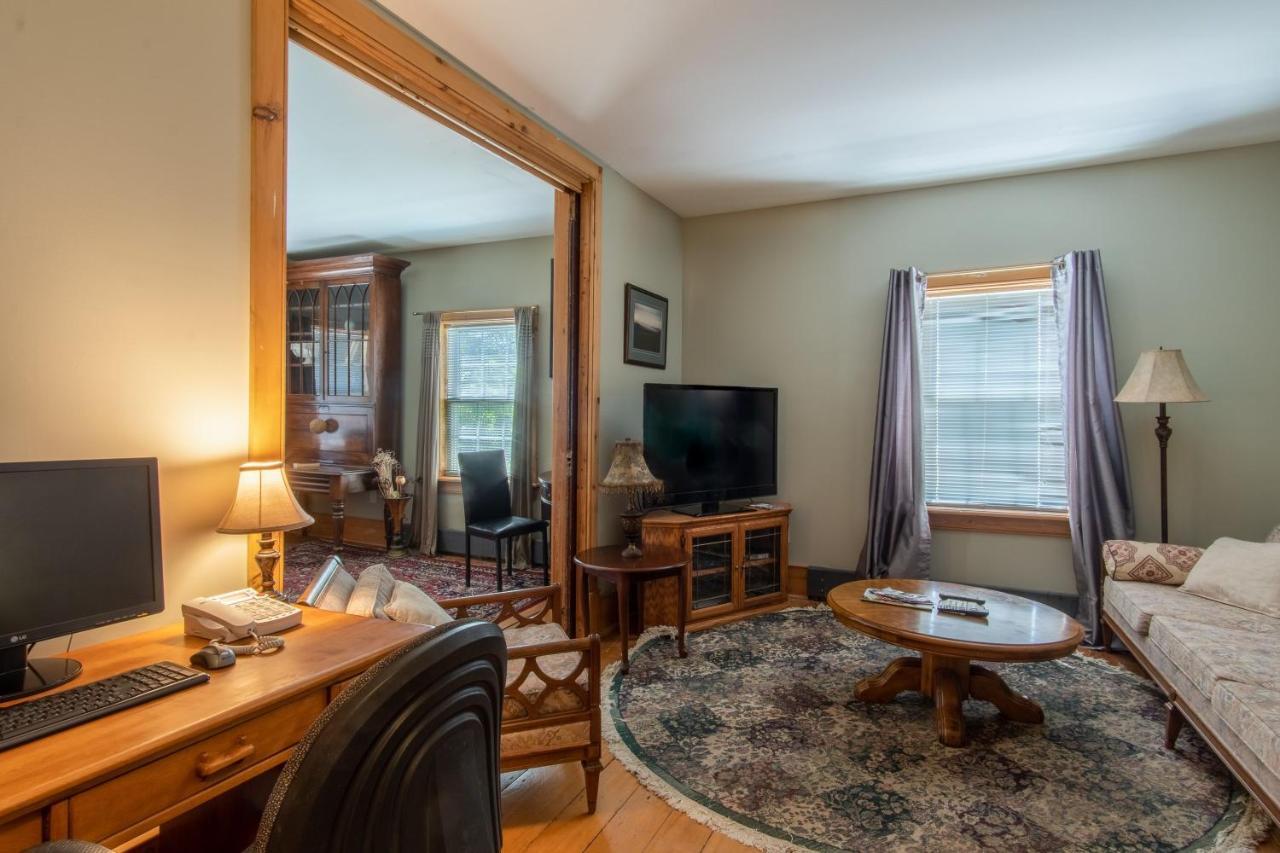 Emilyville Inn Campbellford Exteriér fotografie